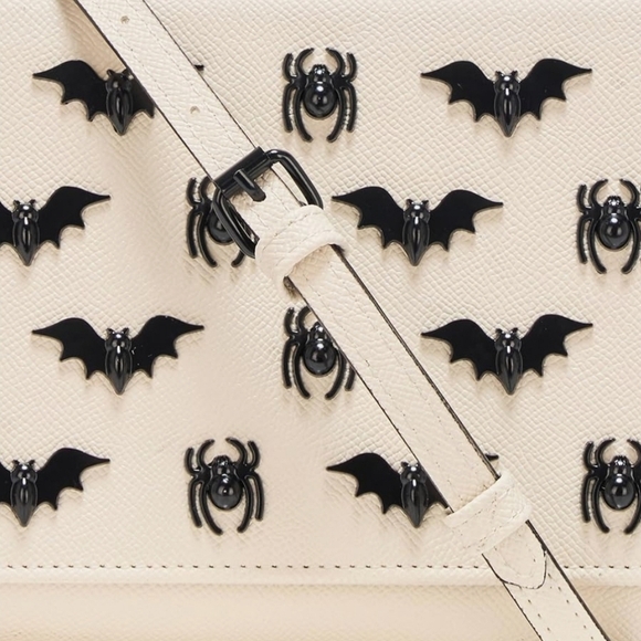 🔹️BETSEY JOHNSON🔹️ XOSYBIL 3 CROSSBODY  CHALK PURSE BAT SPIDER 🖤 - Picture 5 of 5